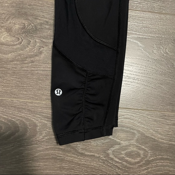 Lululemon Black Leggings with Mesh Pocket - Picture 4 of 6